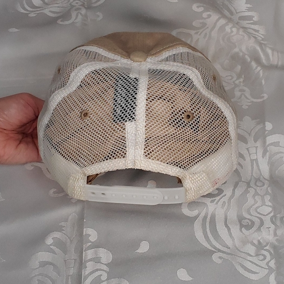 Mahi Gold Fishing Lure Hat Adjustable - Picture 2 of 4